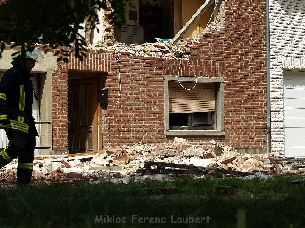 Detonation im Haus Erftstadt Dirmertsheim Brueckenstr P602.JPG